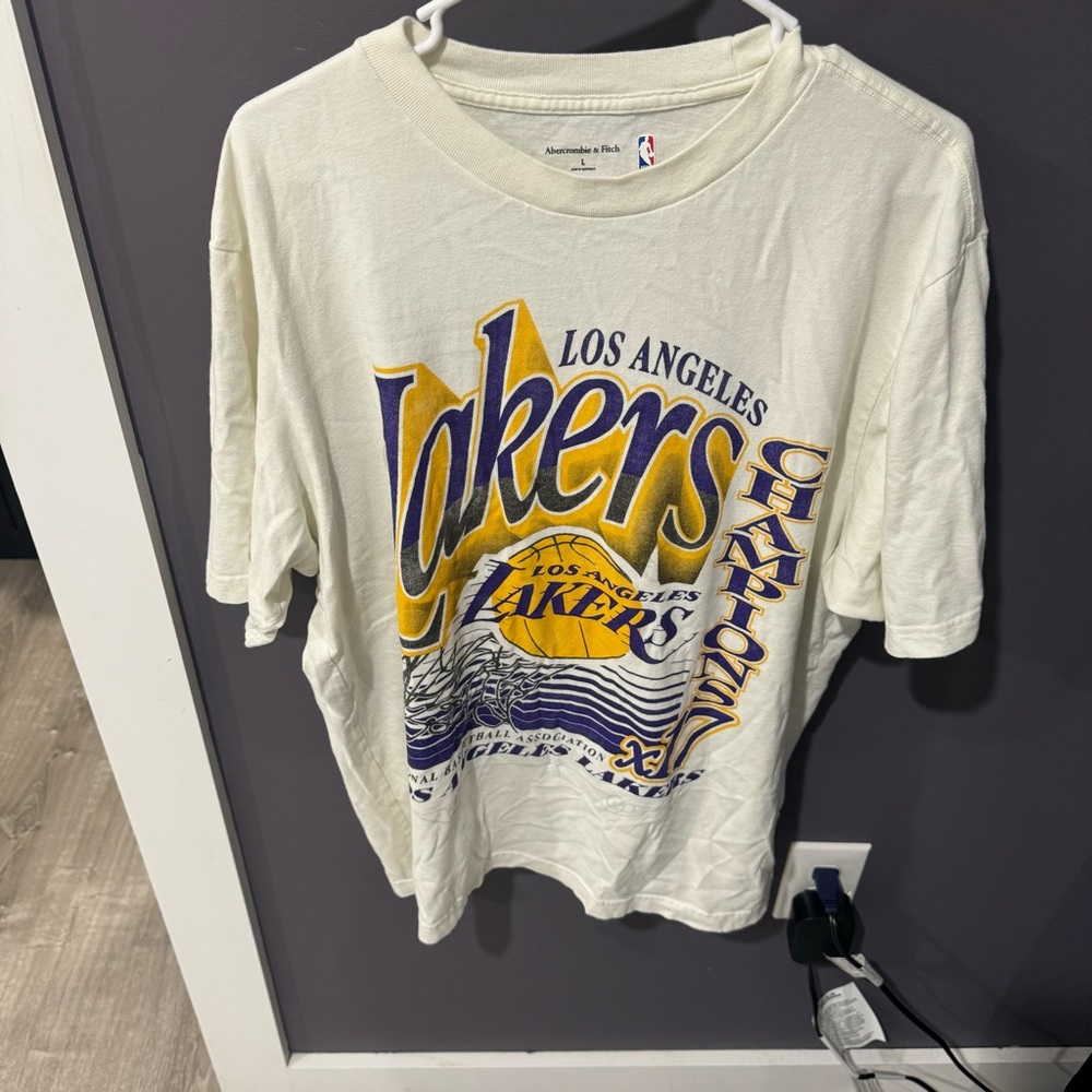Abercrombie and Fitch Men’s Los Angeles Lakers Vintage-Inspired
